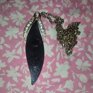 Elegant Black and Gold Pendant Necklace